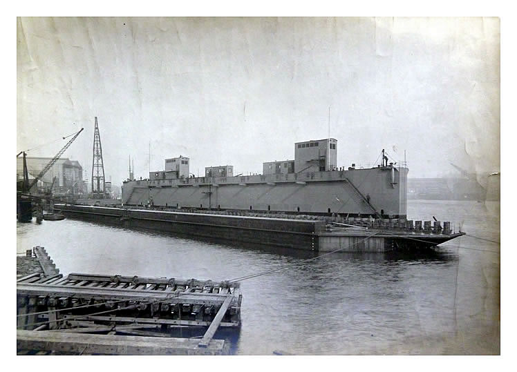 Penarth pontoon being fitted out