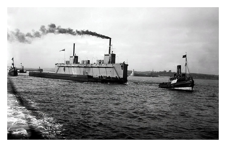 The Penarth Pontoon leaving the Tyne.