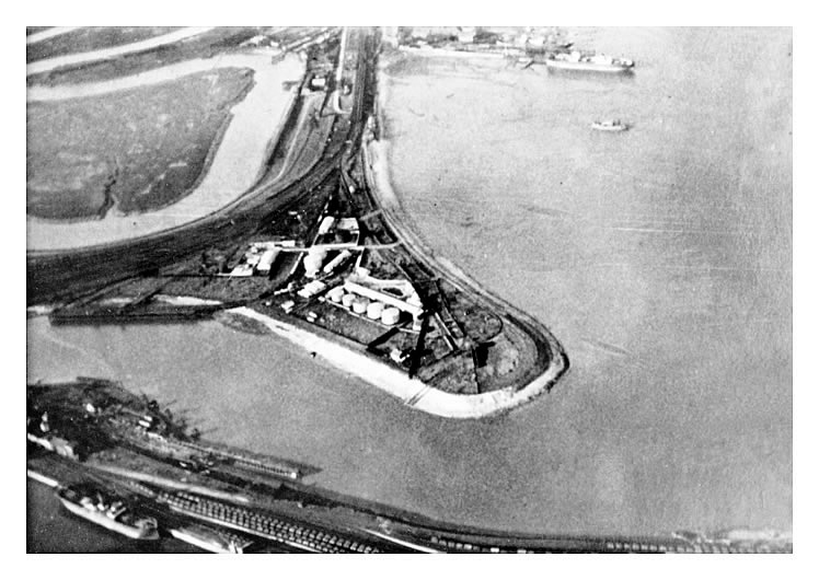c.1932 - Petroleum Oil Installation at the Penarth Tidal Harbour.