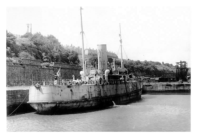 s.s. 'Roebuck'  in Penarth Basin 1940