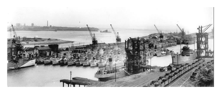 US craft in the Penarth Docks in readiness for the &lsquo;D&rsquo; Day Operation on the 6th June 1944