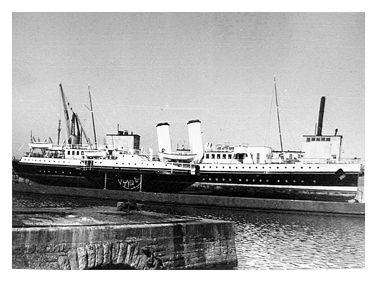 1961 - p.s. 'Bristol Queen' - under repair on the Penarth Dock Pontoon. 