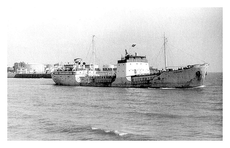 'Anteriority' leaving the river Ely, Penarth Dock