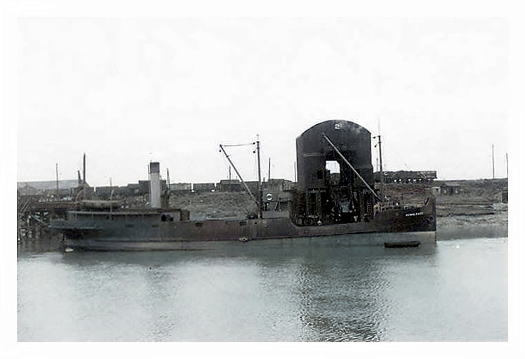 1924 : The s.s. 'Southwell' taking on coals at No. 2 Coal Tip within the River Ely Tidal Harbour.