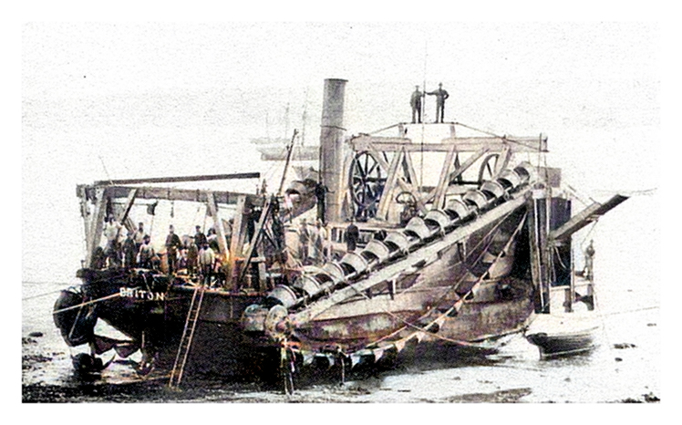 Dredger Briton - close up