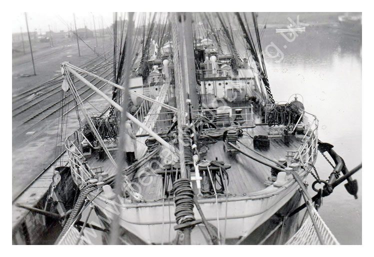 'Pamir' from the bowsprit looking aft