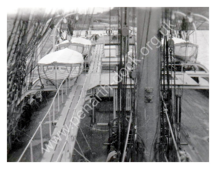 Pamir' - 'Break of Bridge Deck from the Mizzen