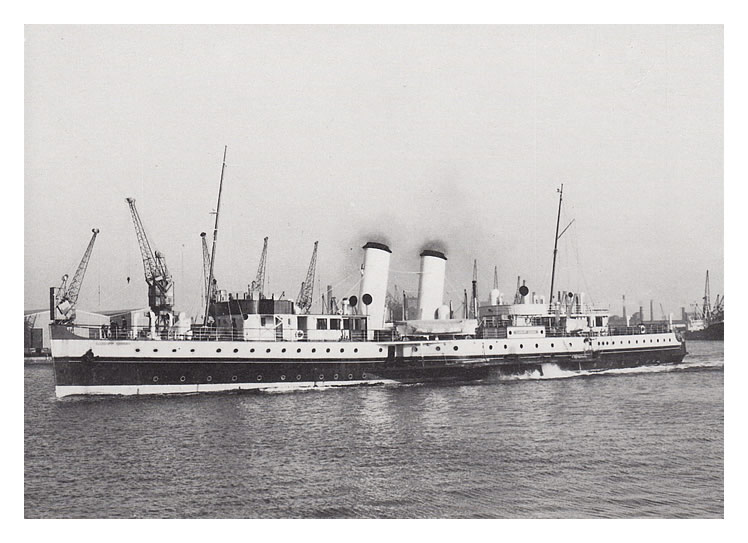 The paddle steamer Cardiff Queen, of the P. & A. Campbell fleet, in Cardiff docks in 1962.