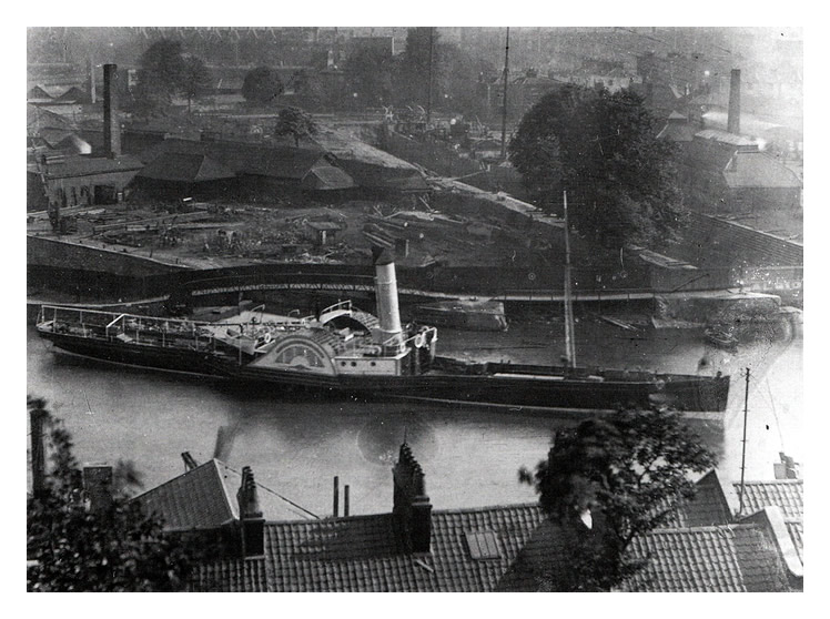 The second paddle steamer named 'Lady Margaret'.