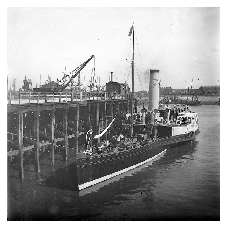 A fine photograph of the p.s. 'Bonnie Doon' moored up at the pierhead Cardiff.