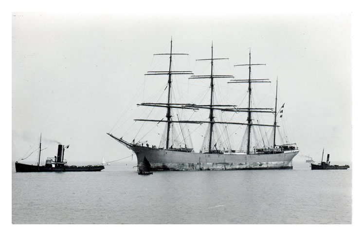 'Werner Vinnen' - The four-masted barque under tow into Penarth.