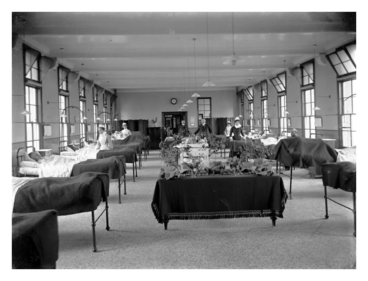 Seamen's Hospital, Men's Ward, Cardiff, the Royal Hamadryad, c.1905.