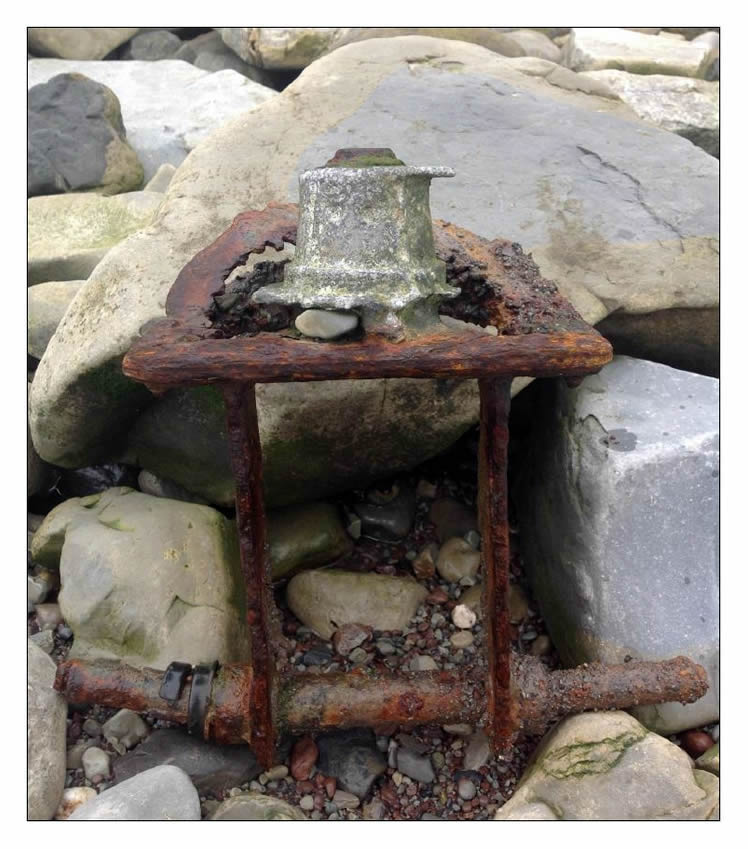 Ratchet winding gear and bolts found amongst the remains of the searchlight battery.