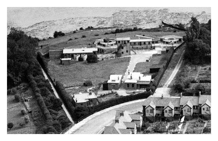 Penarth Head Fort and Coastal Battery complete with one 6-inch B. L. Mark VII gun at its mounting. 