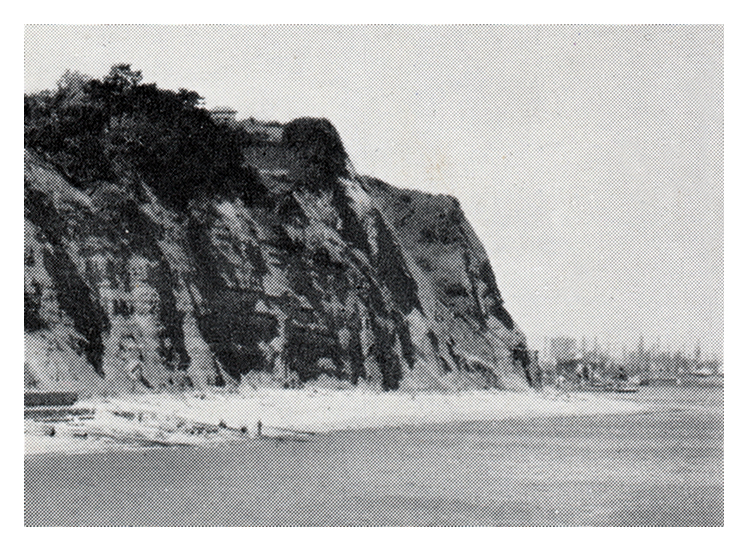 c.1960's - The Beach and Penarth Head.