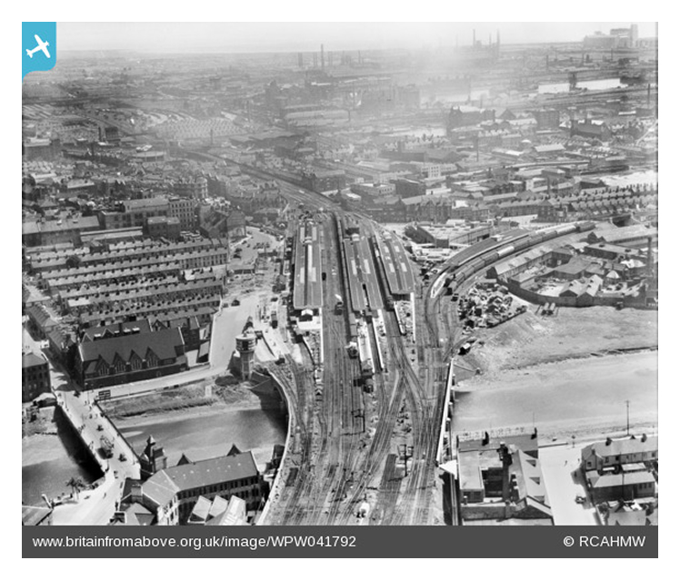 1933 - View of Cardiff Railway Station.