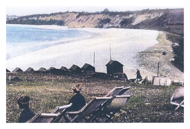 1950's - A family snapshot view over Cold Knap and onto Porthkerry Bay and Park.