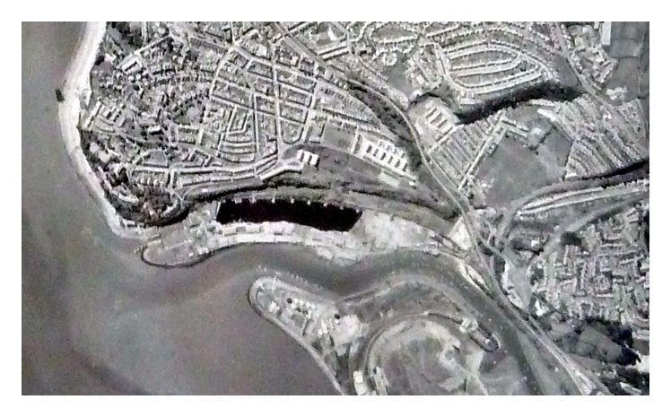 22nd September 1979 - Image No. 105 - A high level view looking south from Penarth Dock to Lavernock Head.